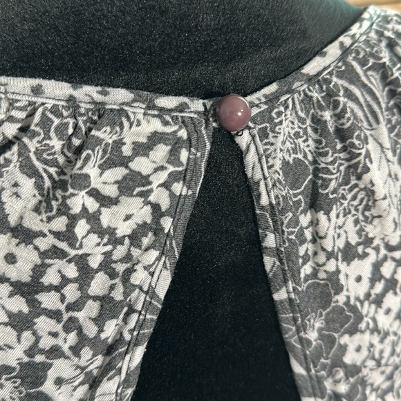 Lux Women’s Sheer Short Sleeve Tee with Large Keyhole Cutout on Back - Picture 3 of 4